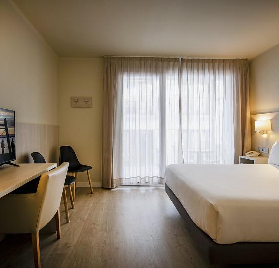 Standard double room with a balcony