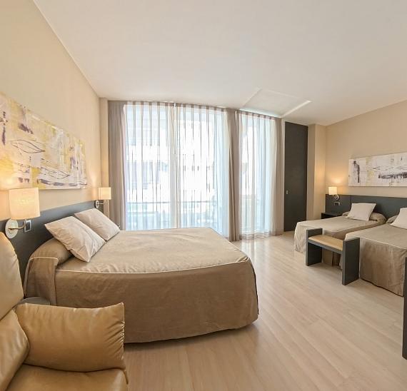 Vierbettzimmer mit Zugang zum Spa