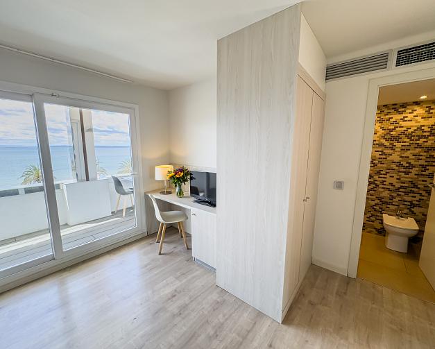 Superior double room with sea view and spa access