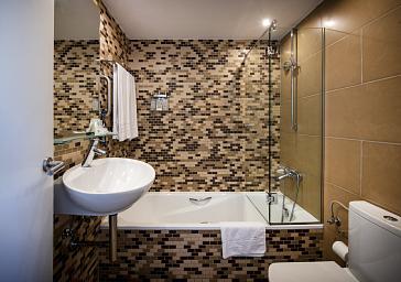 Chambre double avec vue partiel sur la mer