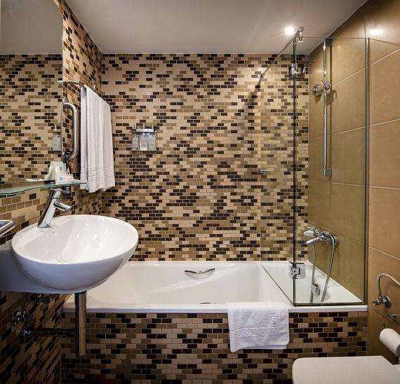 Double room with partial sea views