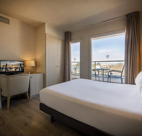 Double room with partial sea views