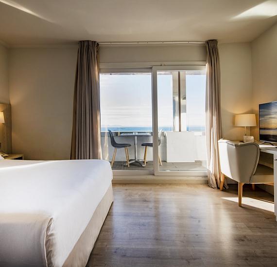 Triple Room with Side Sea View