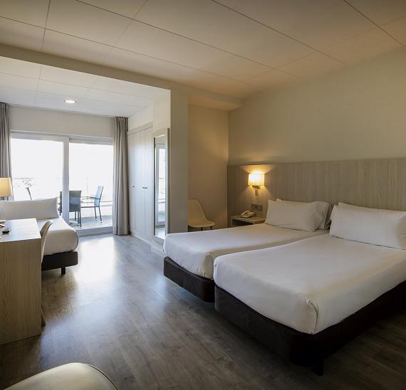 Triple Room with Side Sea View