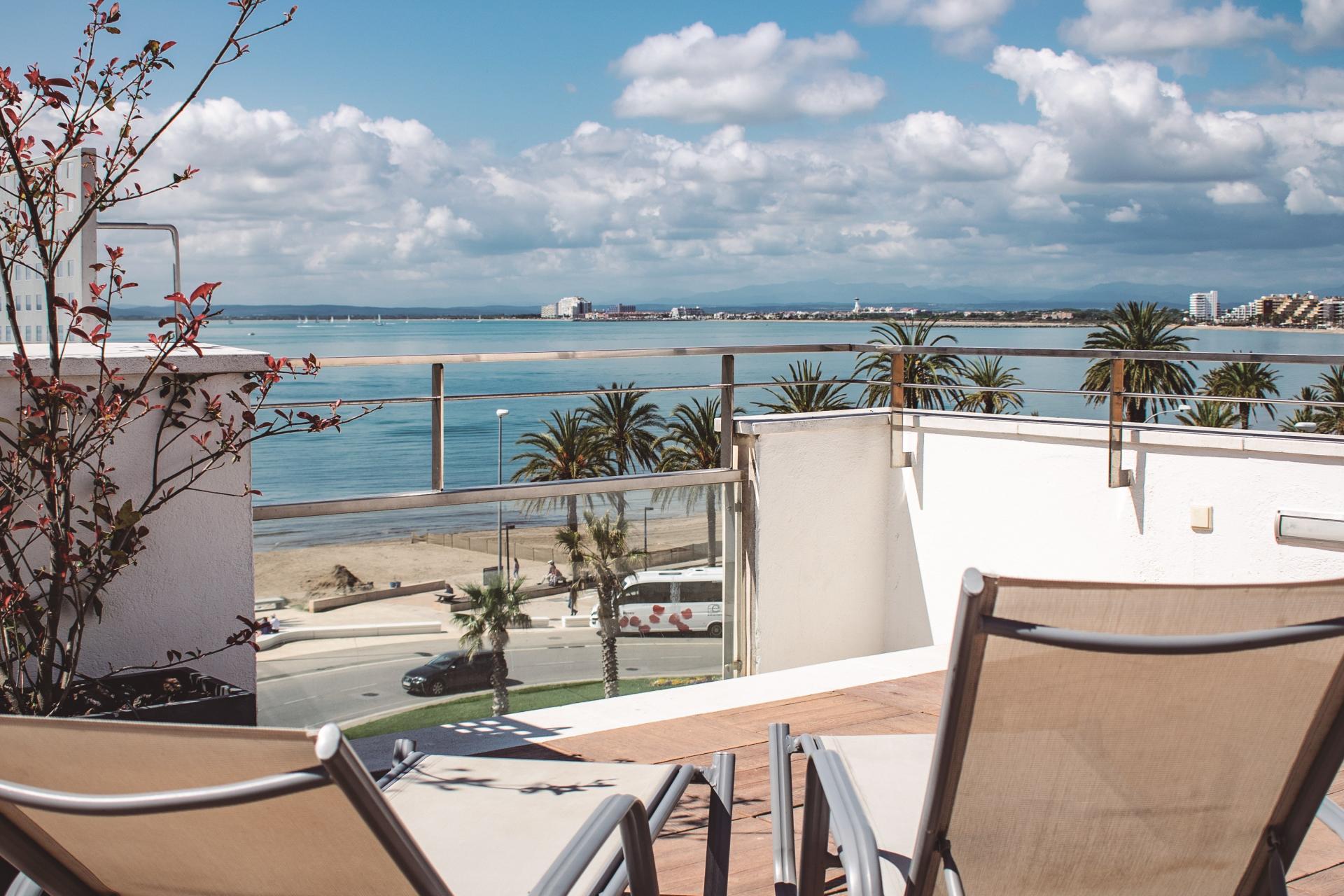 Hotel frente a la playa de Roses