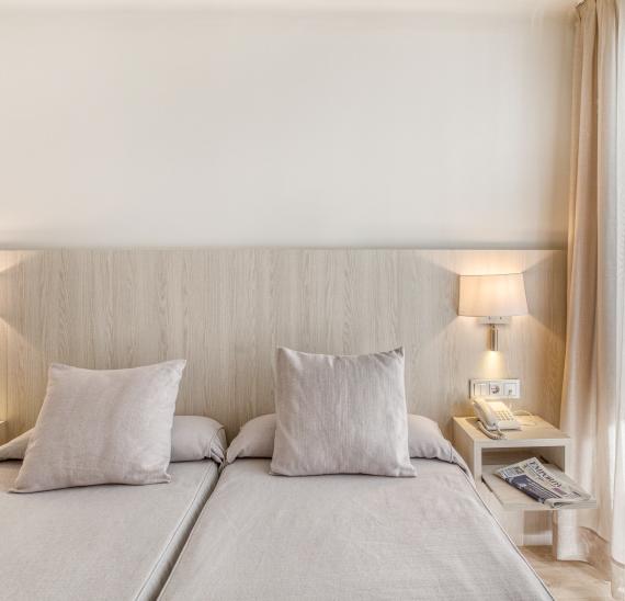 Standard Doppelzimmer mit Balkon und Zugang zum Spa
