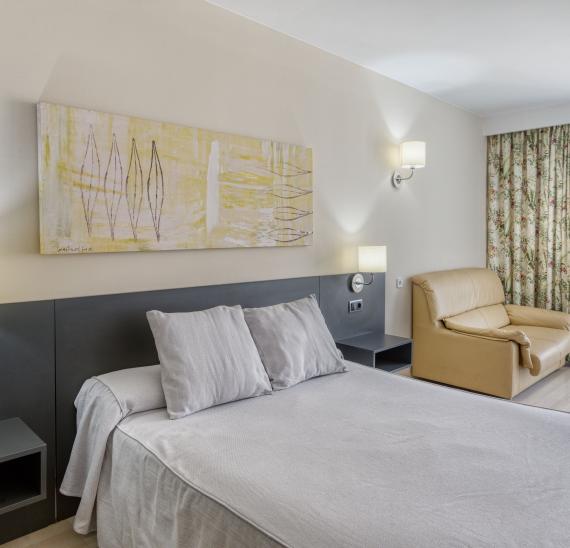 Standard Doppelzimmer mit Balkon und Zugang zum Spa