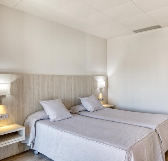 Doppelzimmer mit seitlichem Meerblick und Zugang zum Spa